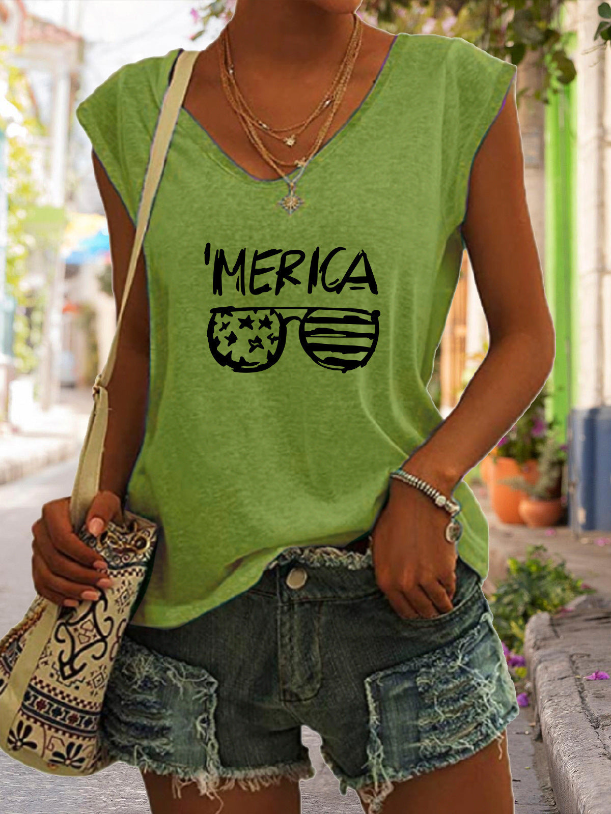 Débardeur Femme à Col V avec Imprimé « ’MERICA » et Motif Lunettes